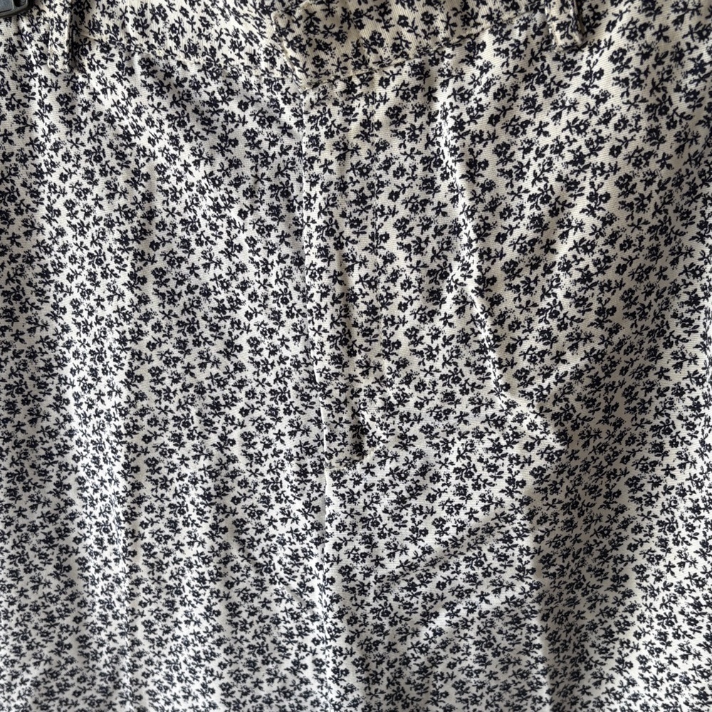 Ralph Lauren Women's Black and White floral print design Straight Leg Pants - Picture 5 of 9